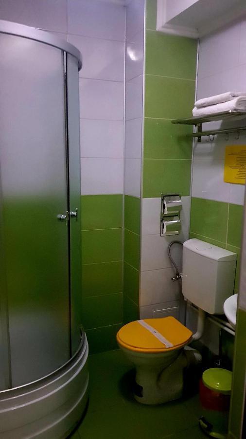 Asia Hotel Târgu Jiu Εξωτερικό φωτογραφία
