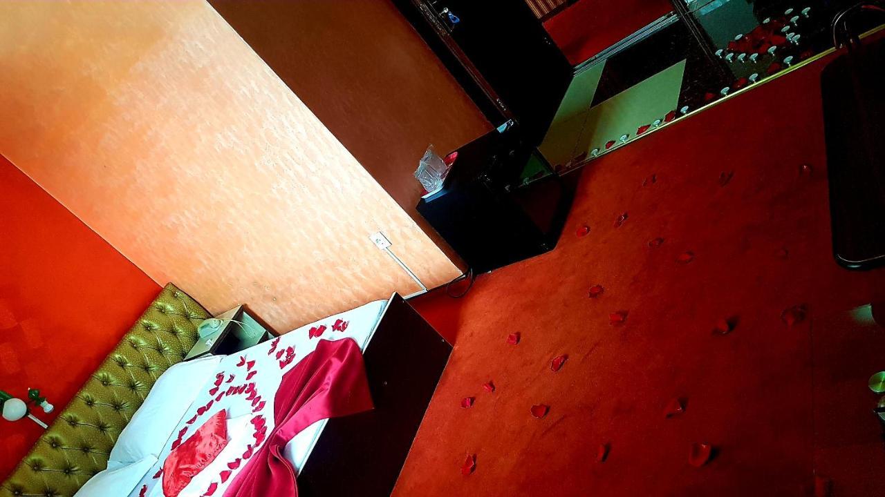 Asia Hotel Târgu Jiu Εξωτερικό φωτογραφία