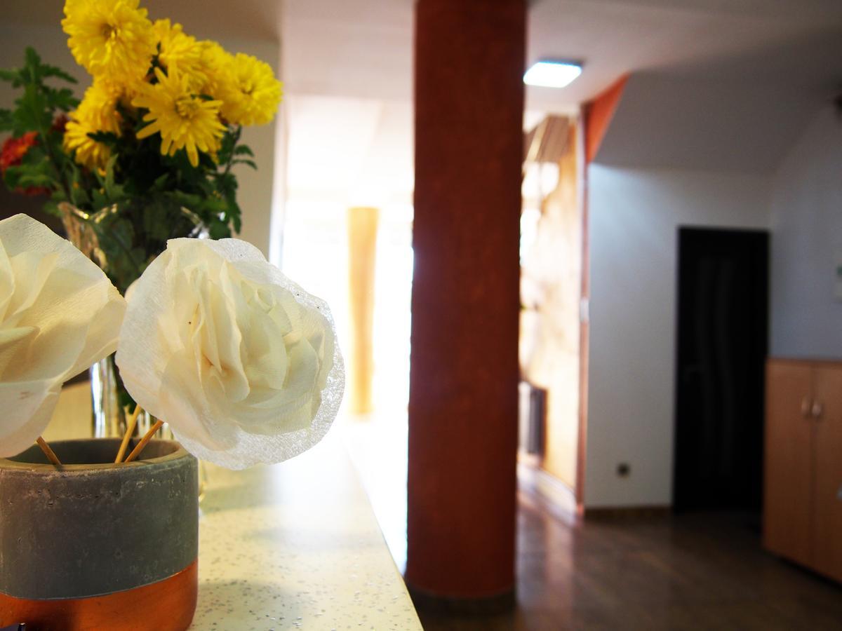Asia Hotel Târgu Jiu Εξωτερικό φωτογραφία