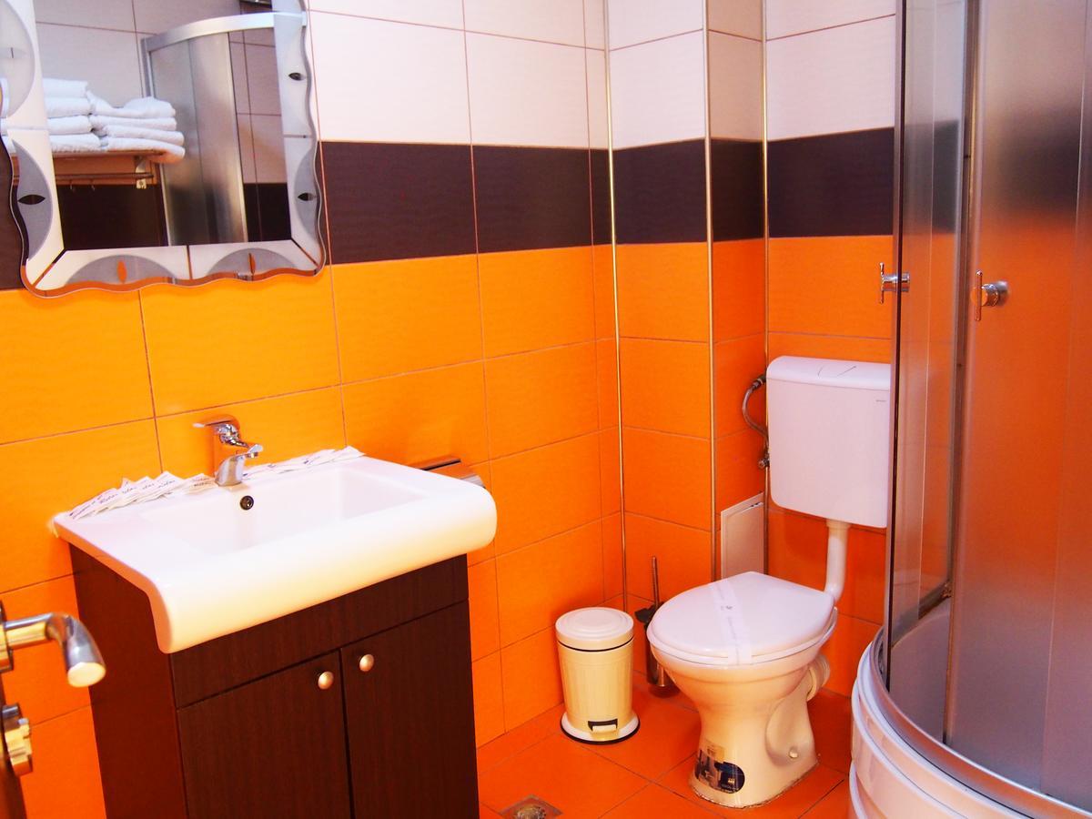 Asia Hotel Târgu Jiu Εξωτερικό φωτογραφία