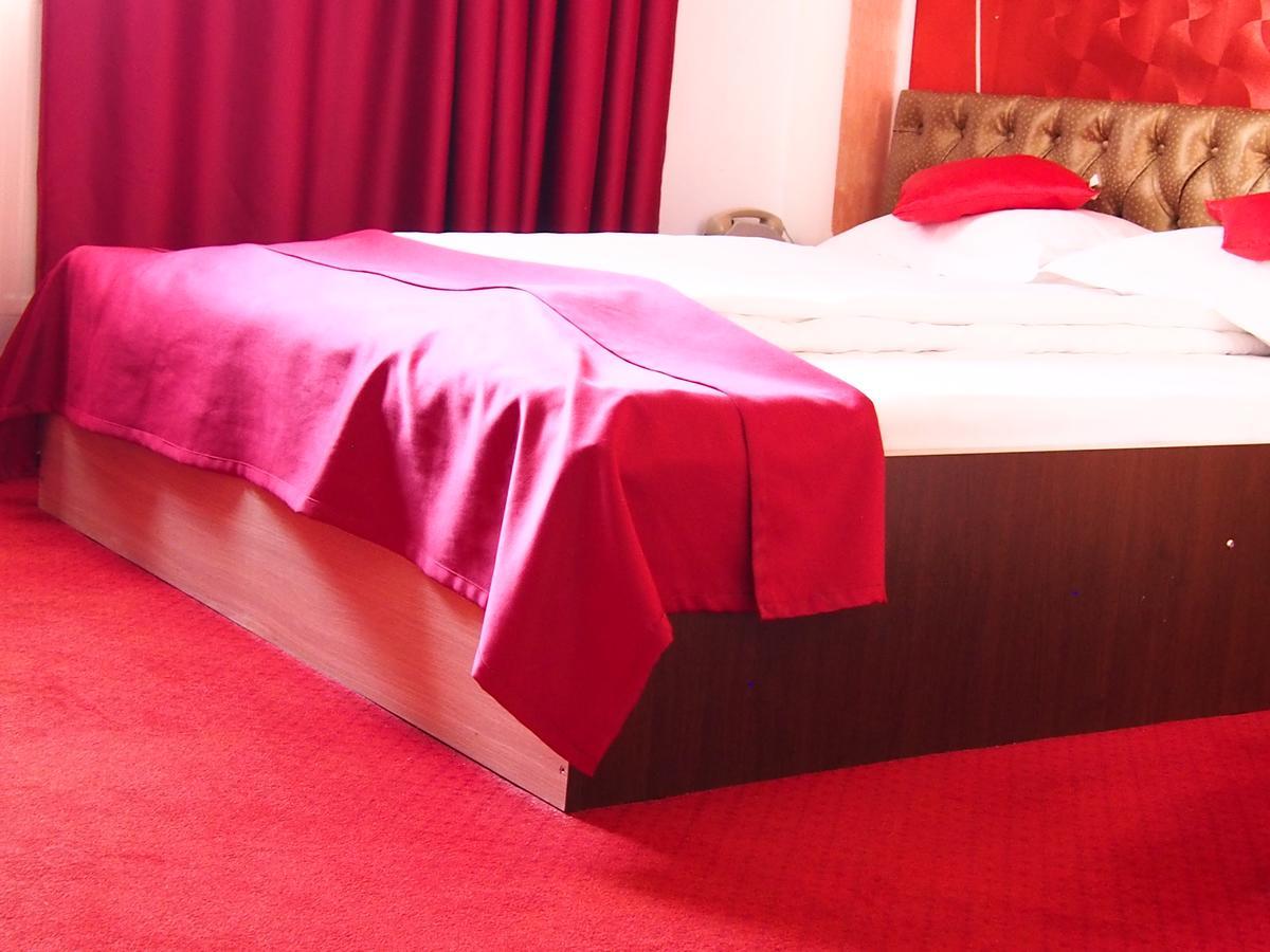 Asia Hotel Târgu Jiu Εξωτερικό φωτογραφία
