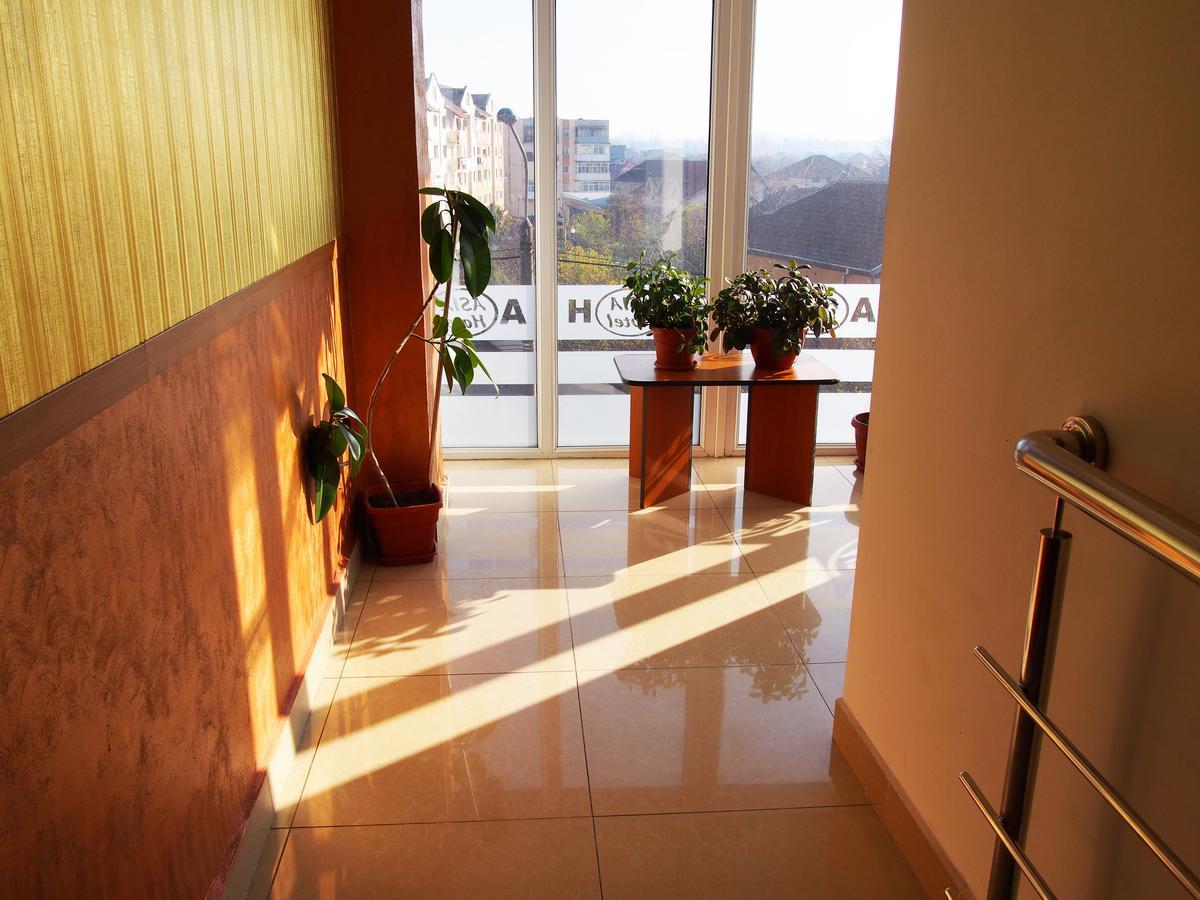 Asia Hotel Târgu Jiu Εξωτερικό φωτογραφία