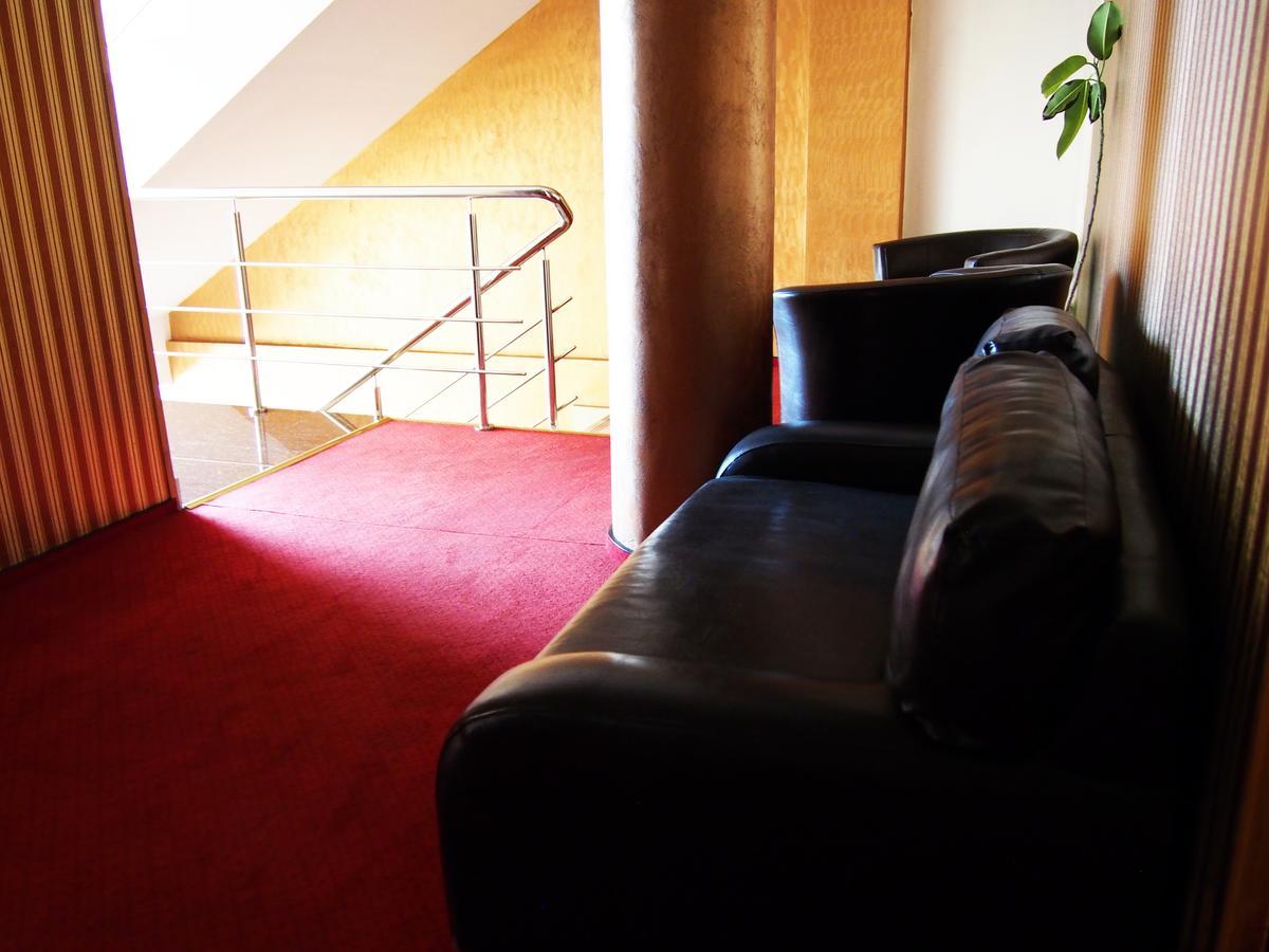 Asia Hotel Târgu Jiu Εξωτερικό φωτογραφία
