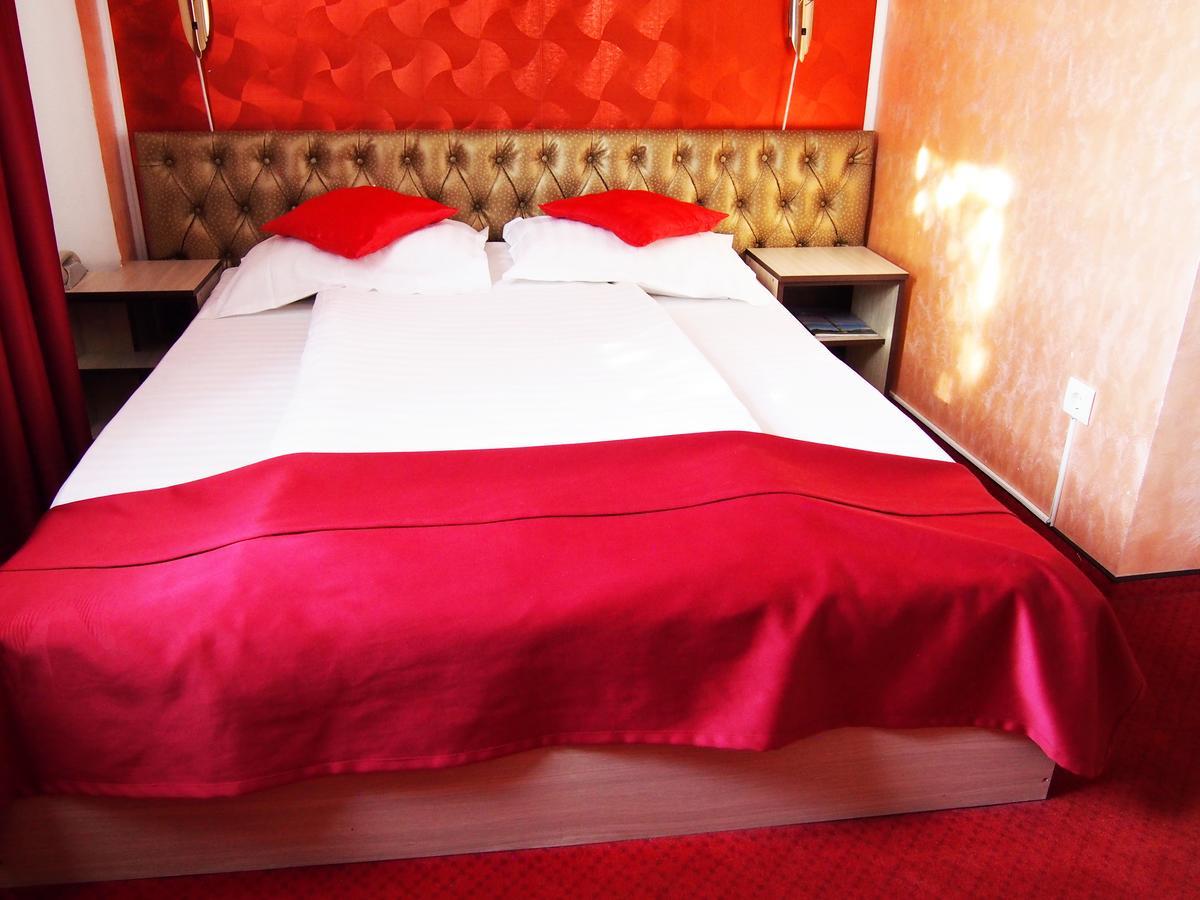 Asia Hotel Târgu Jiu Εξωτερικό φωτογραφία